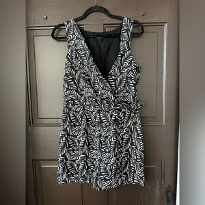 Ann Taylor Loft Womens Romper Shorts Tropical Print Black Sleeveless Wrap Size 6